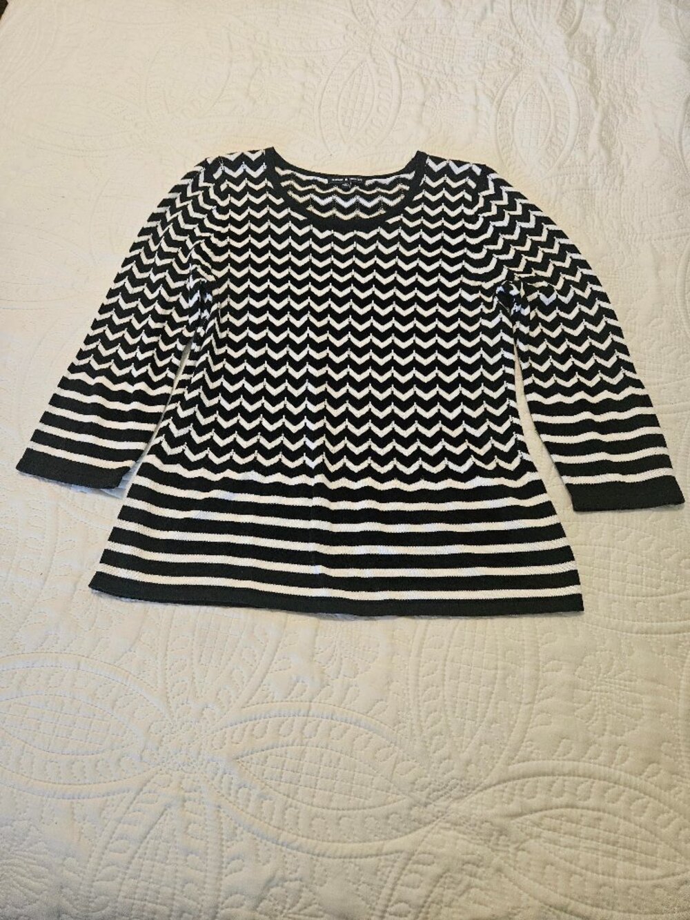 Cable & Gauge black & white sweater, XL